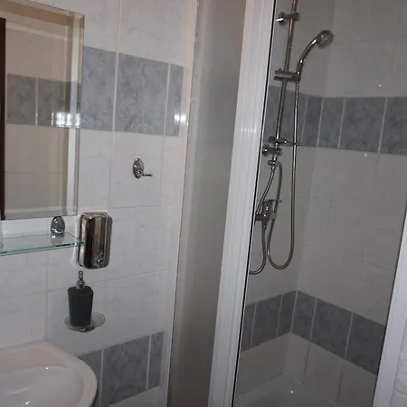 Gula Szálloda Batizfalva